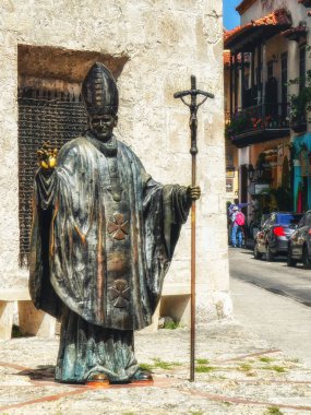 Papa John Paul II bronz heykeli.