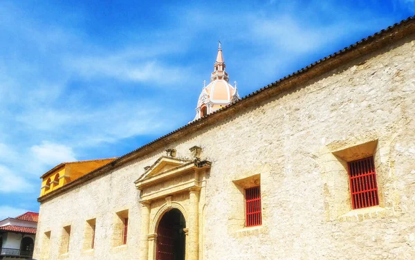 Las puertas adornadas de la Catedral Colonial Española de Cartagena . — Foto de Stock
