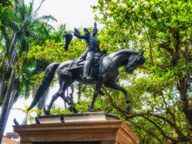 simon bolivar heykeli