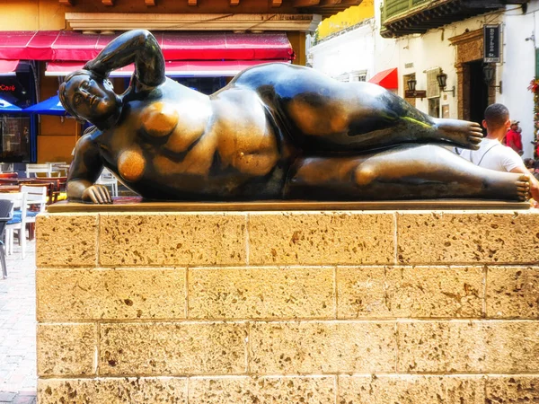 Figura Relinada 92, escultura de Botero en la ciudad vieja de Carta — Foto de Stock