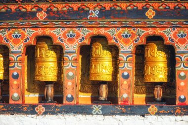 Bhutan 'daki Punakha Dzong Manastırı' nda duacı tekerlekleri