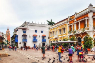 Cartagena, Kolombiya - 14 Ekim 2019: Plaza de San Pedro Claver Meydanı, Kolombiya