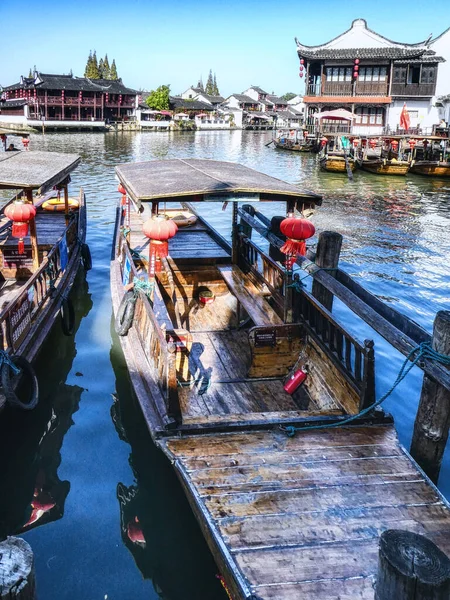 Shanghai China November 2019 Chinese Traditionele Houten Boten Het Kanaal — Stockfoto