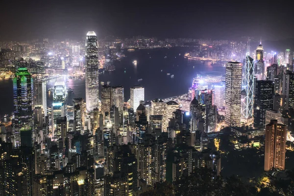 夜の香港ビクトリア港の空中ビュー — ストック写真