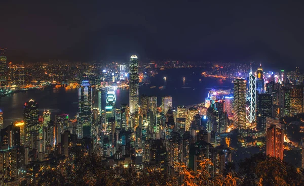 夜の香港ビクトリア港の空中ビュー — ストック写真