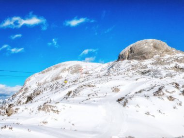 Kablo demiryolu manzarası. Krippenstein Dağı, Dachstein, Obertraun, Avusturya.