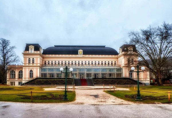 Giardini Termali Con Hotel Termale Congressi Teatro Bad Ischl Salzkammergut — Foto Stock