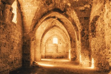 Kuzey Kıbrıs Türk Cumhuriyeti 'nin Famagusta kentindeki Othello Kulesi' nin içindeki kuleye.