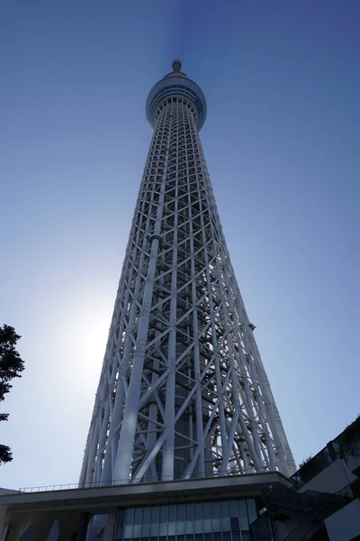 Onderaanzicht Opname Van Tokyo Skytree Onder Blauwe Lucht — Stockfoto
