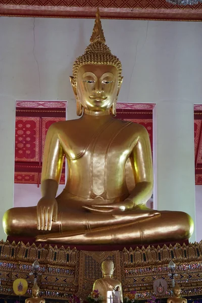 Bela Estátua Buda Dourada Interior Templo Antigo — Fotografia de Stock