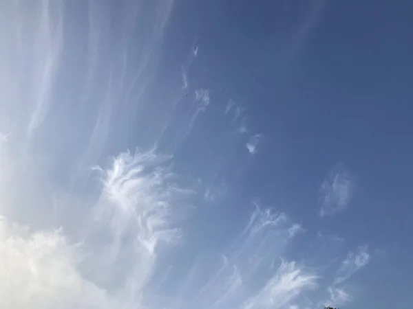 Belle Nuvole Bianche Cielo Blu Mattino — Foto Stock