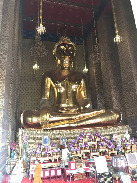 Innenraum Eines Wunderschönen Antiken Buddhistischen Tempels Mit Buddha Statue — Stockfoto