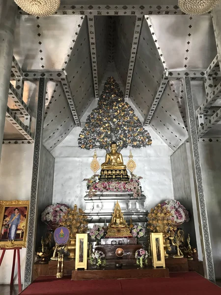 Интерьер Красивого Древнего Буддийского Храма — стоковое фото