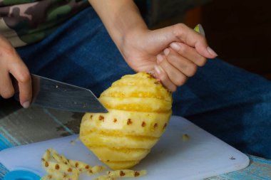 Doğrama kurulu ananas meyve kesme