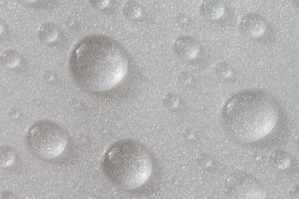 白い背景の上の水の滴 — ストック写真