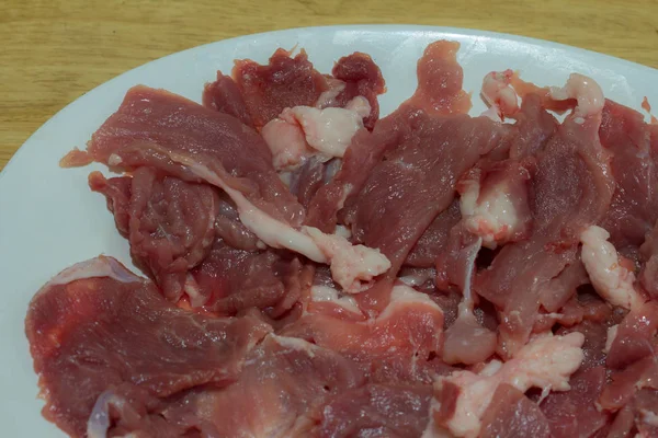 Rebanada de carne roja cruda para Shabu y Sukiyaki —  Fotos de Stock