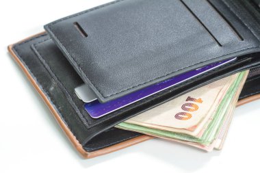 Kredi kartları ve Tay banknot ile cüzdan 