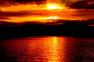 Tayland gölde soyut günbatımı