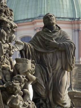 Heykel bileşimi Madonna Saint be ile parçası