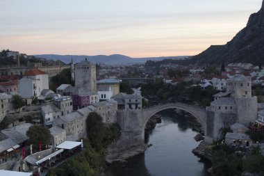 Eski taş köprü. Mostar, Bosna Hersek