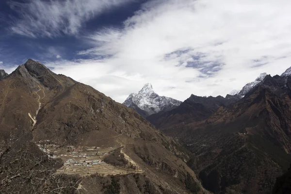 Phortse - Dorf auf 3840m im Khumbu-Tal in Nepal — Stockfoto