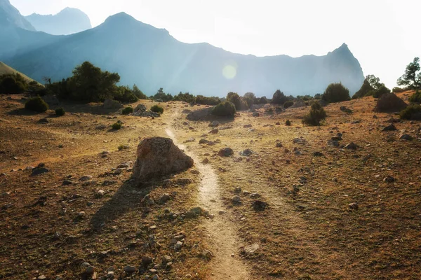 Dağ yolu, Fann dağları, Tacikistan