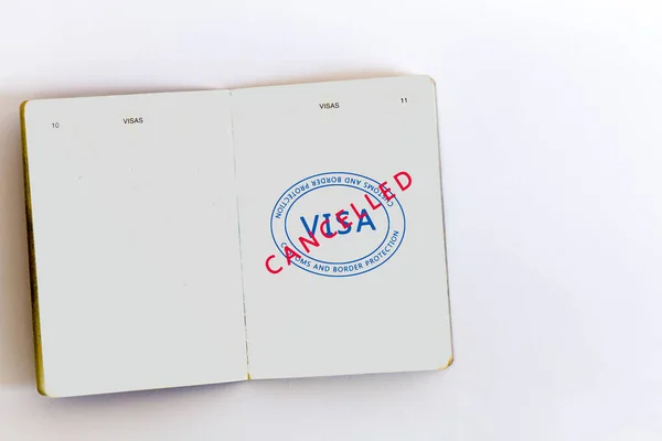 Visa anulada sello en el pasaporte — Foto de Stock