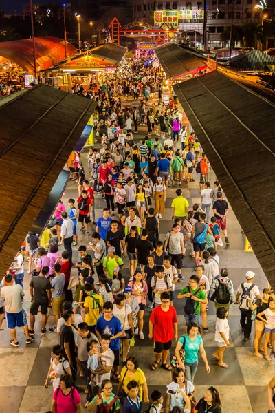 Mercato notturno di Dongdamen a Hualien City, Taiwan — Foto Stock