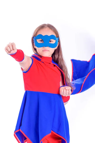Chica joven en traje de superhéroe — Foto de Stock