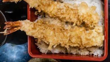 Hamurda Japon karidesi