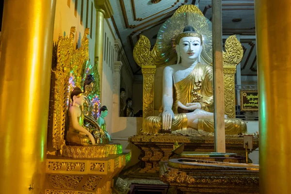 Chan-thar-gyi, à la pagode Shwedagon — Photo