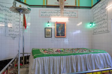 Bahadur 'lu Dargah Şah Zafar, Hindistan' ın son Moghul İmparatoru. 