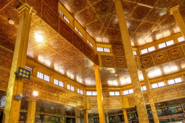 Burma 'daki Inle Gölü' nde Hpaung Daw U Pagoda