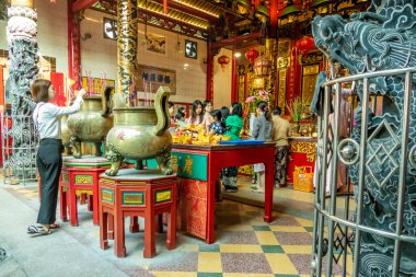 Yangon, Myanmar - 23 Ocak 2020: Kheng Hock Keong Budist Tapınağı, 1863 yılında tamamlandı..