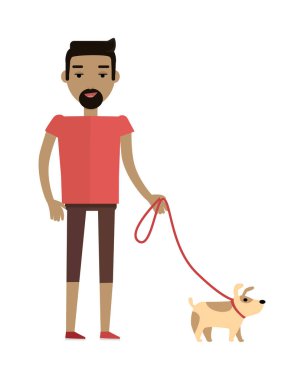 Genç adam köpeğini yürüyüşe