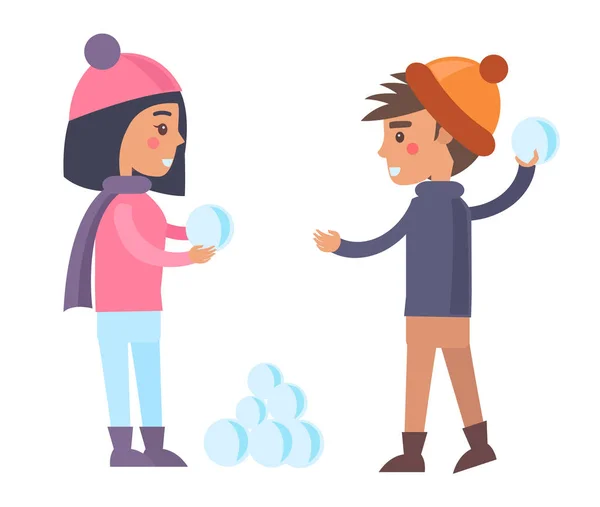 Feliz niño y chica va a jugar bolas de nieve de invierno — Vector de stock