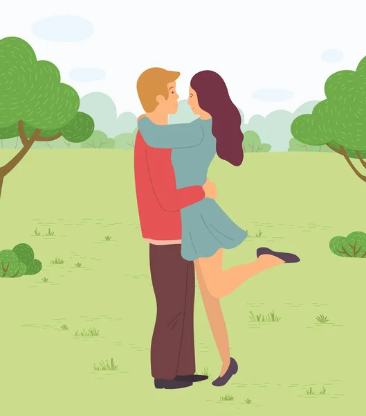 Пара на свидании в парке, мужчина и женщина обнимаются — стоковый вектор