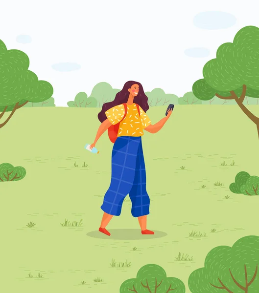 Tourist Walking in Forest or Park Using Phone — Διανυσματικό Αρχείο