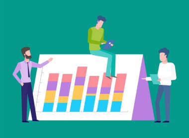 Yeni Proje Bilgi Tabloları Tahtasında Çalışanlar