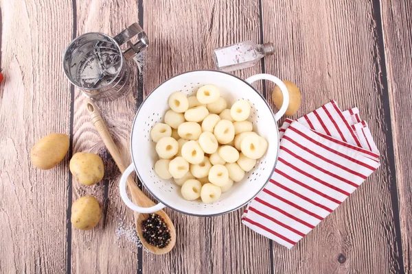 Traditional Silesian dumplings with a hole. Homemade noodles — Stock Photo, Image