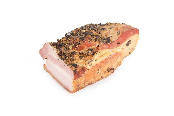 Uzená vepřová slanina v bylinkách na bílém pozadí. Potravinový produkt. — Stock fotografie