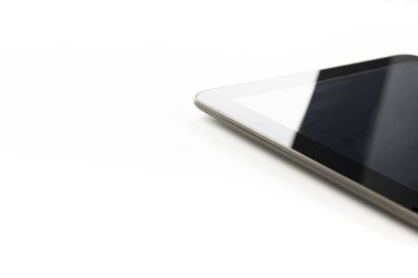 Bilgisayar tableti. Beyazda izole edilmiş siyah bir kişisel mobil elektronik cihaz..