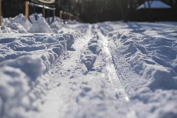 Doğrudan kış karlı kayak yolu