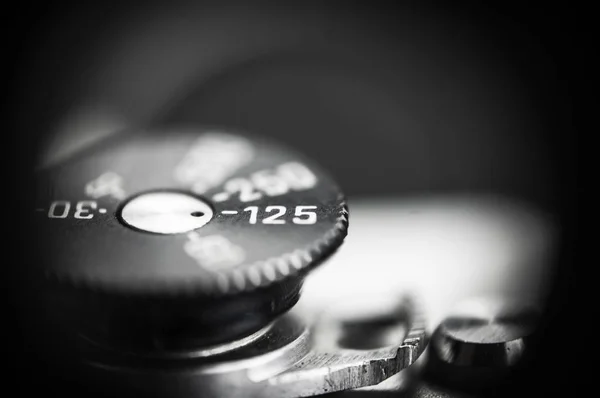 Siyah-beyaz biçiminde antika mekanizma