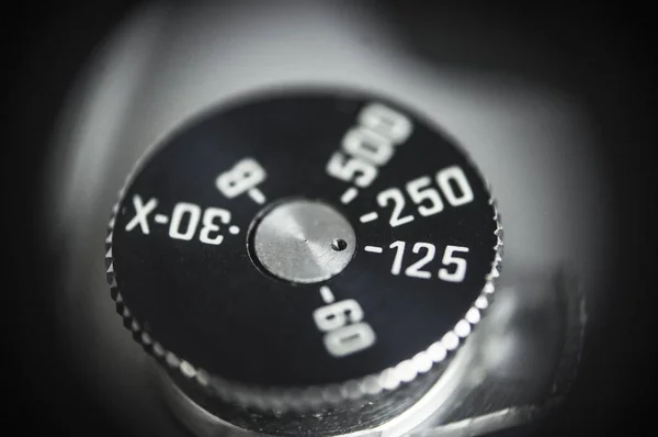 Siyah-beyaz biçiminde antika mekanizma