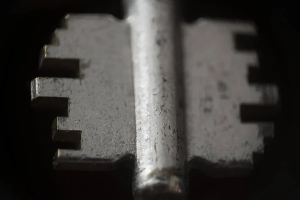 Büyük bir anahtarın makro fotoğrafı