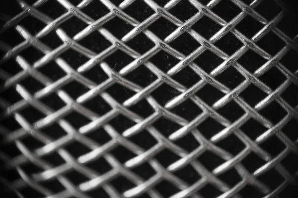 Siyah arkaplanda makro fotoğraf metal örgüsü