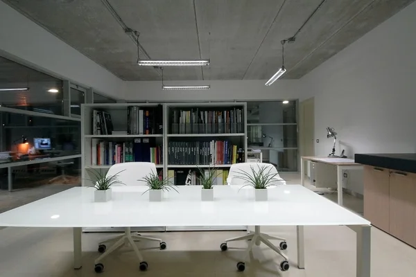 DESK IN AN OFFICE — Stock Photo, Image