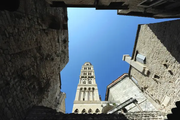 LA CATEDRAL DE SAN DOIMO EN LA CIUDAD DE SPALATO — Foto de Stock