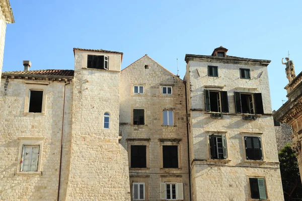 Husen i staden Dubrovnik — Stockfoto
